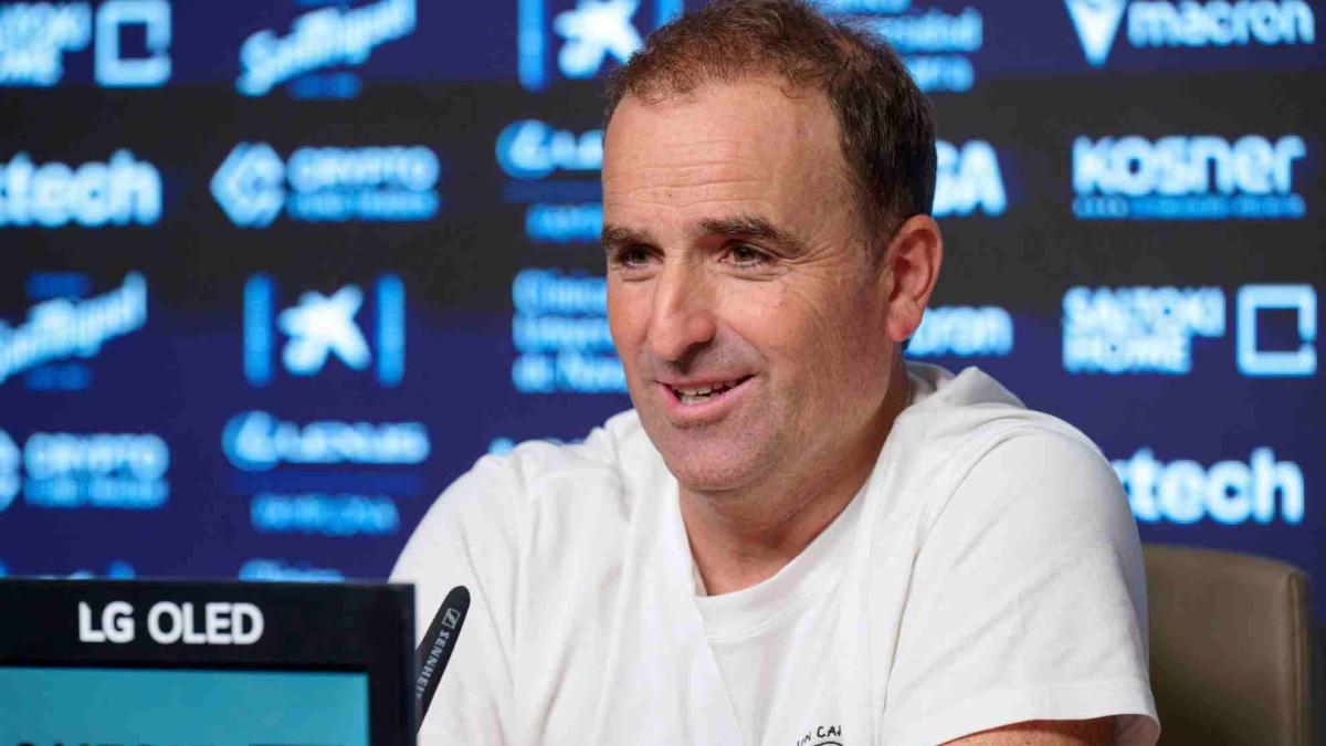 Arrasate: "El Sevilla ahora mismo es mejor que nosotros"