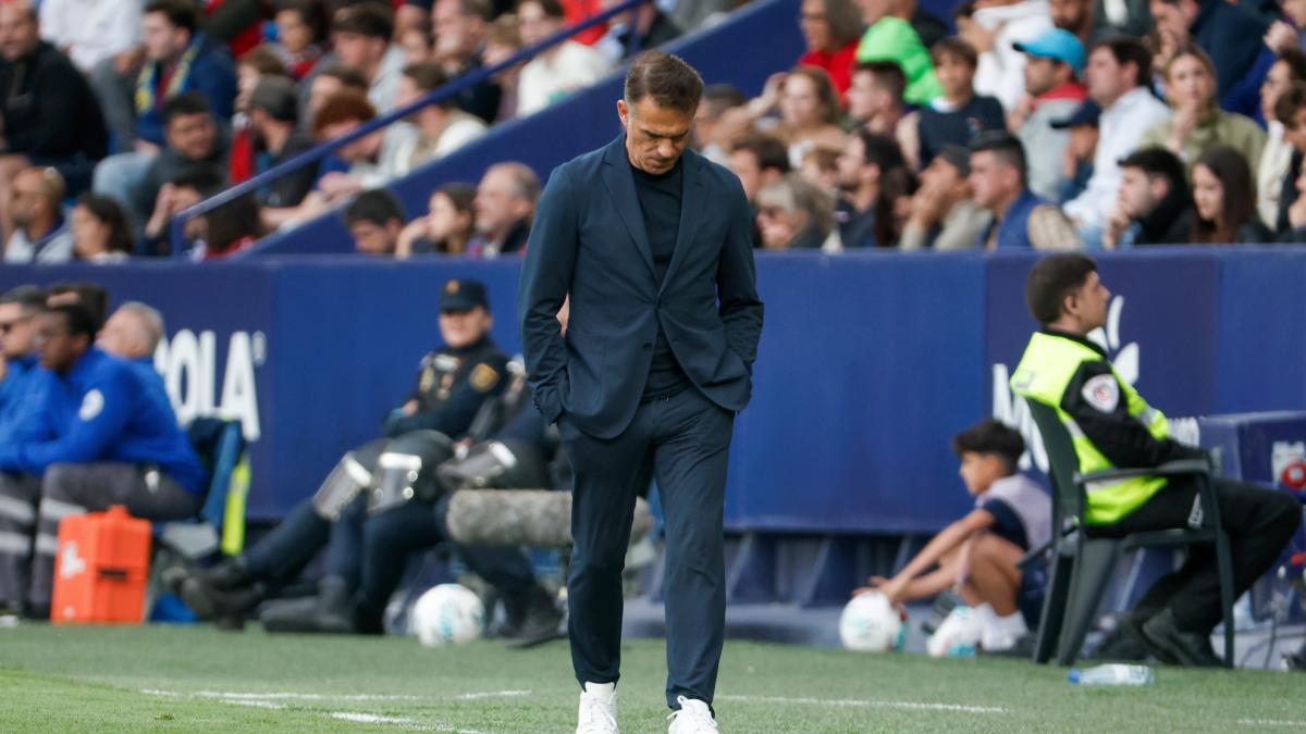 García Plaza: "Es lo peor que hemos hecho desde que estoy en el Sevilla"