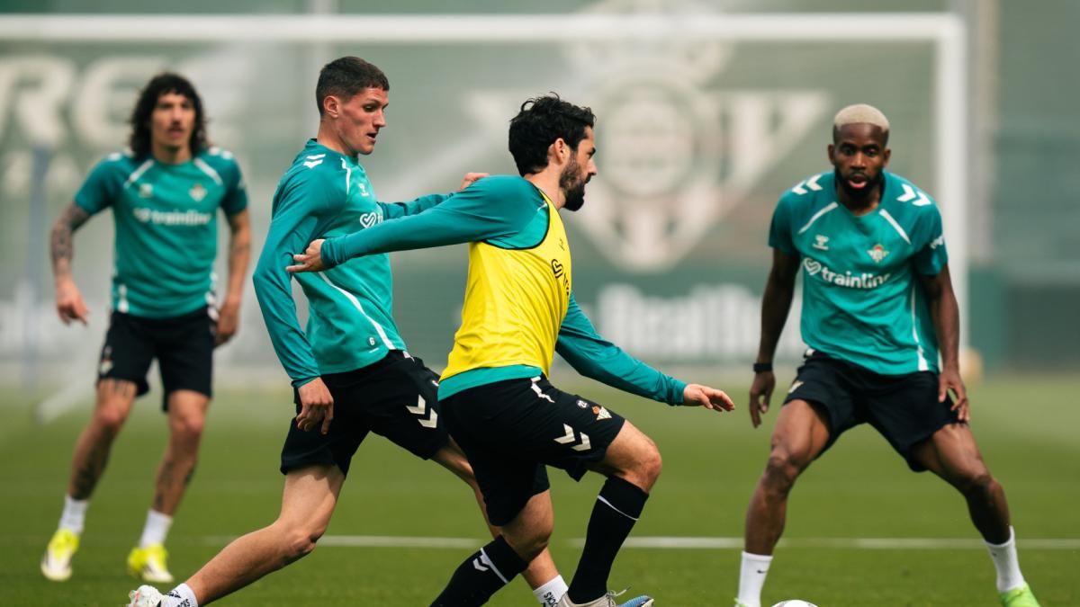 Isco sigue aumentando la carga y Bakambu regresa al grupo