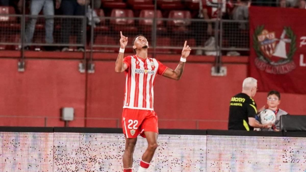 El Almería rechaza una oferta de Osasuna por Chirino