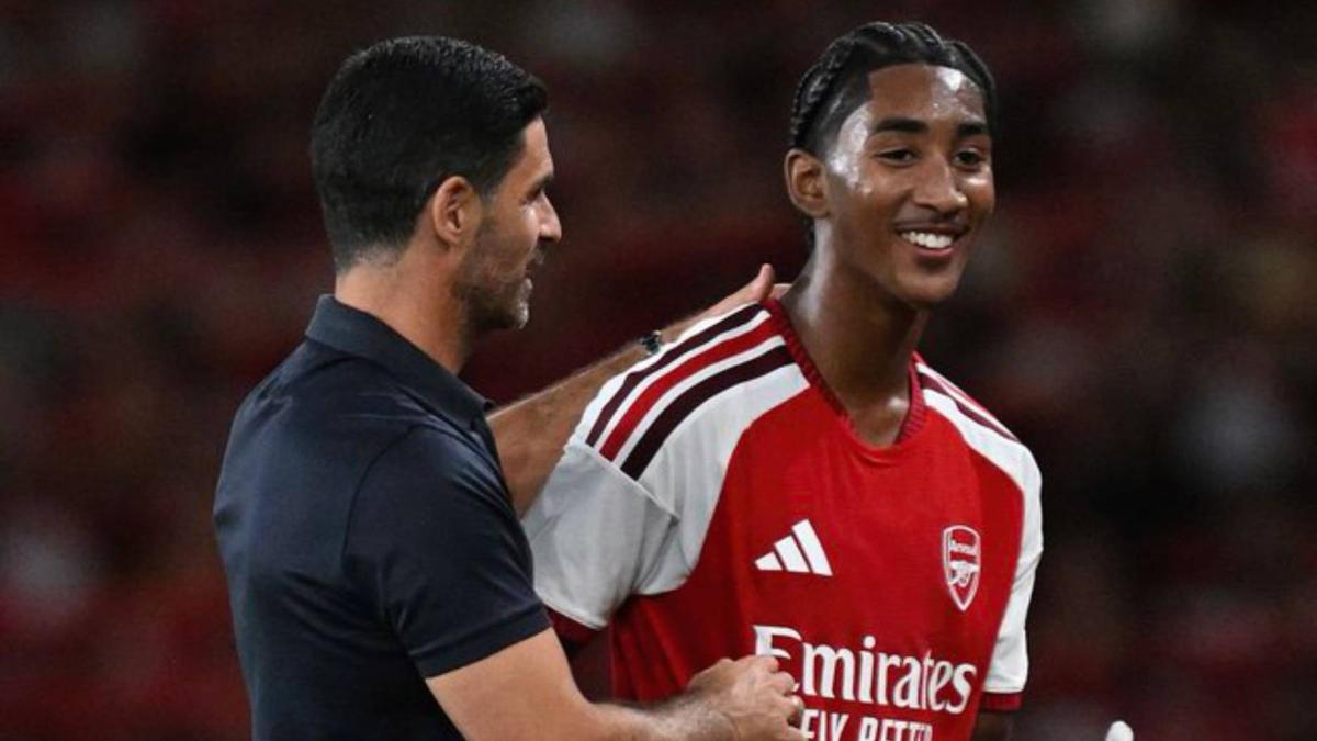 Salmon, el mariscal moldeado por Arteta que espera detrás de Saliba y Gabriel: "Es muy inteligente"