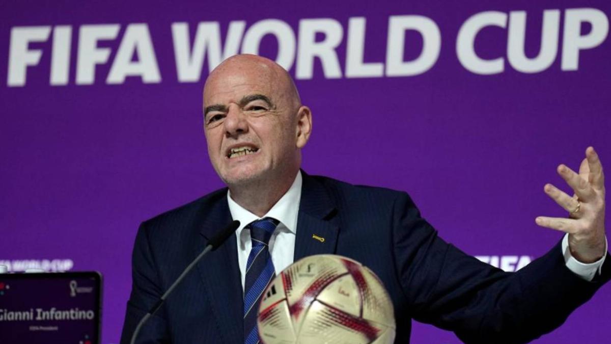 La UEFA confirma que no habrá boicot pero 'invita' a Infantino a no seguir en la FIFA