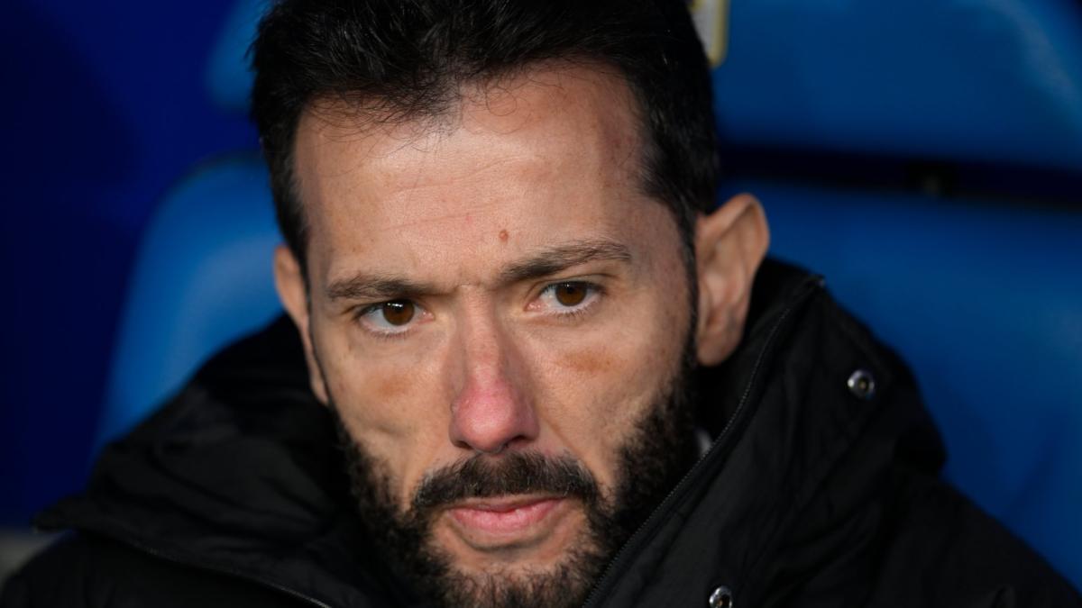 Corberán explota tras la derrota ante el Deportivo: "La primera parte ha sido vergonzosa y solo podemos pedir disculpas"