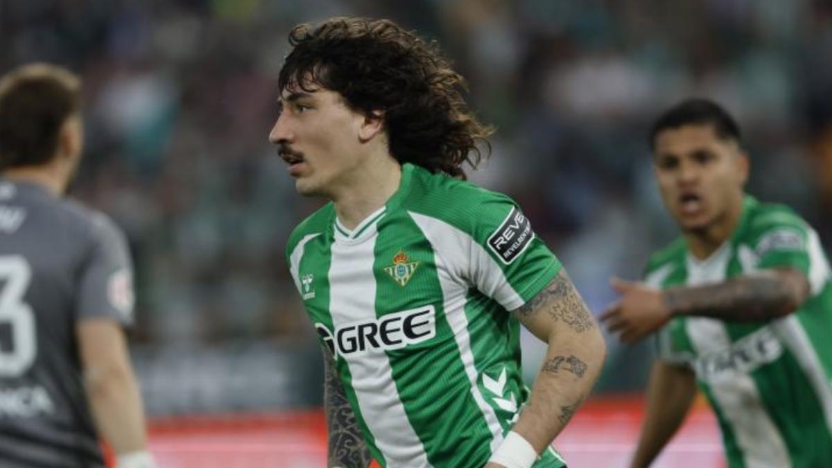 Bellerín: "Hay dos jugadas dudosas y una la castiga y otra la premia"