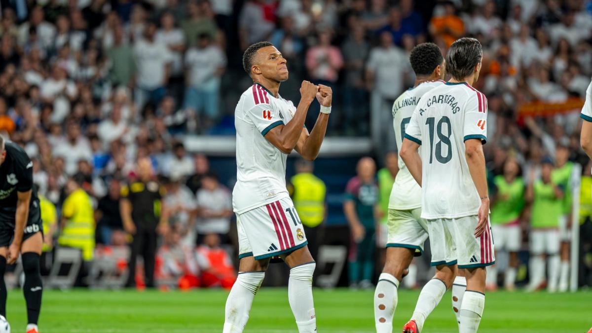 Mbappé entra en acción