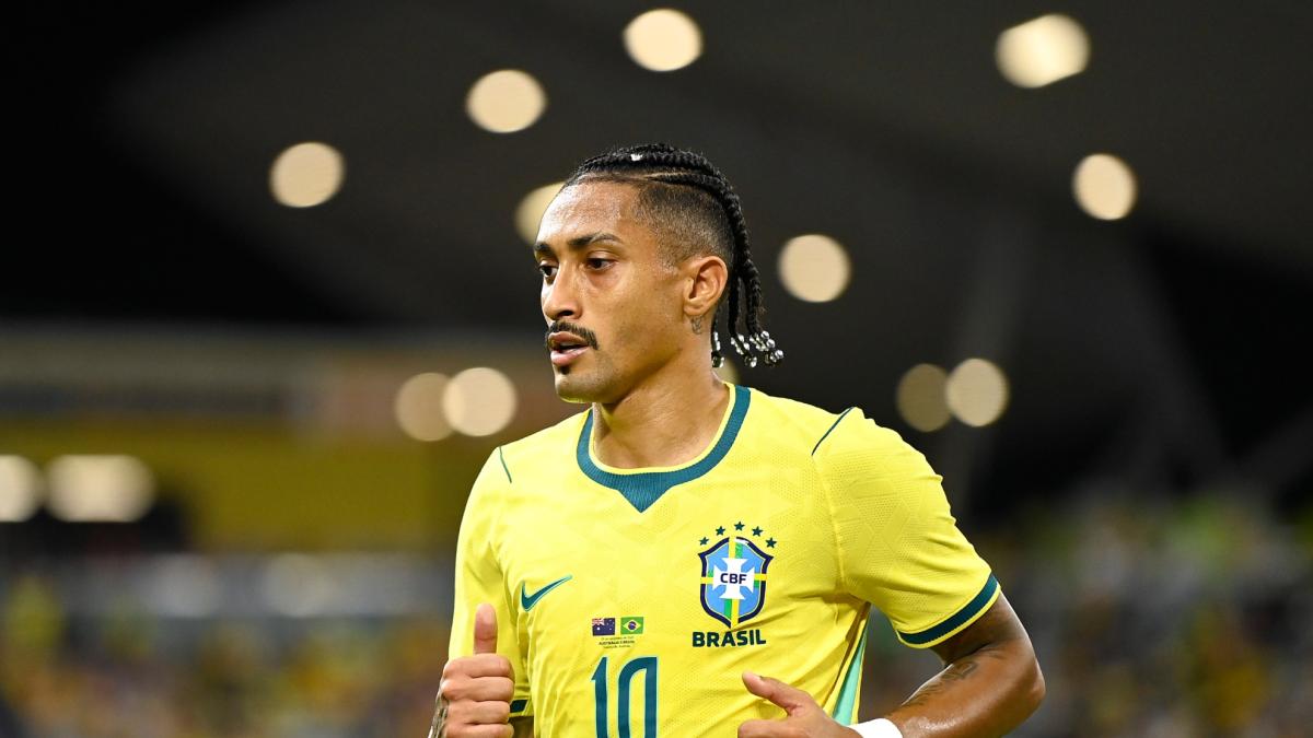 El Barça, en alerta: Raphinha, sustituido con Brasil por molestias musculares en la pierna derecha