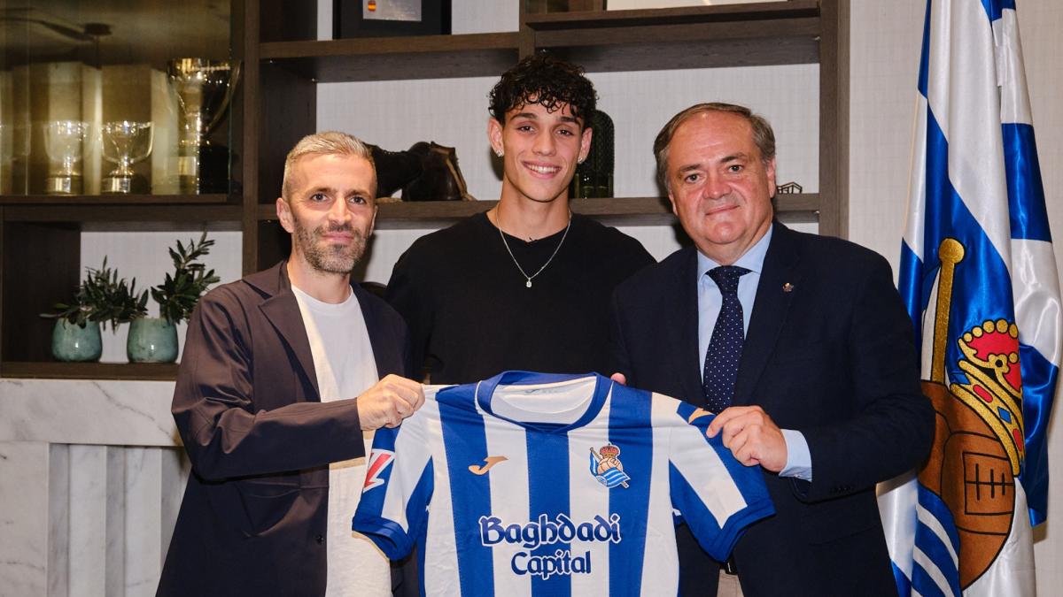 Oficial: Héctor Fort firma hasta 2031