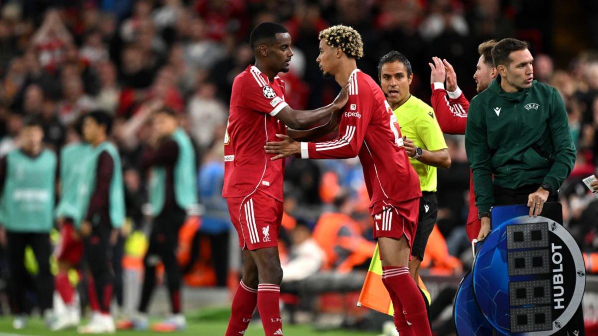 Isak-Ekitiké: una dupla de 240 millones 'maldita' para el Liverpool