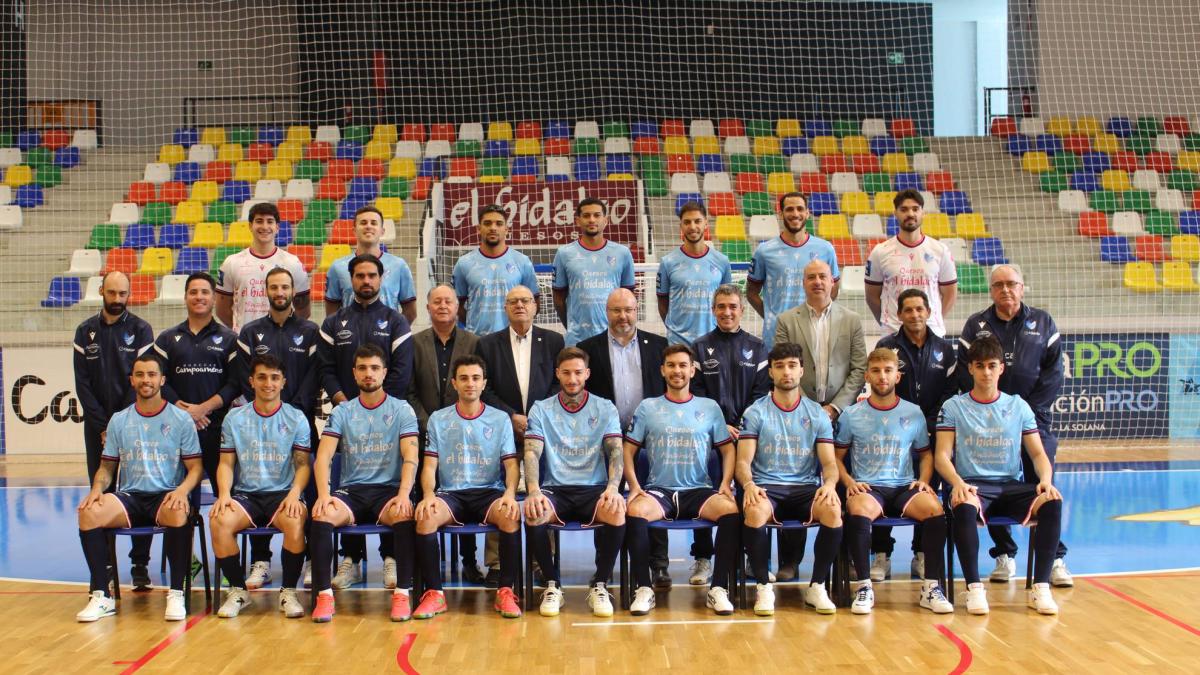 Quesos El Hidalgo Manzanares posó para su foto oficial de la temporada