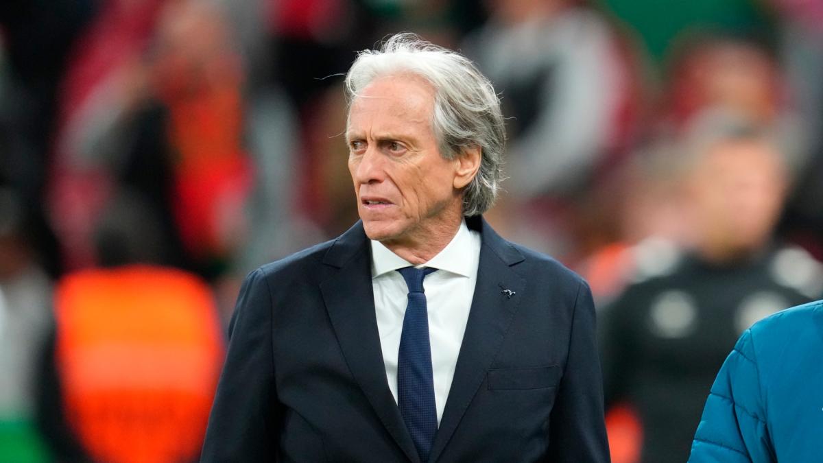 Jorge Jesus: "Cristiano es un símbolo. Después del partido, habrá tiempo de sobra para hablar..."