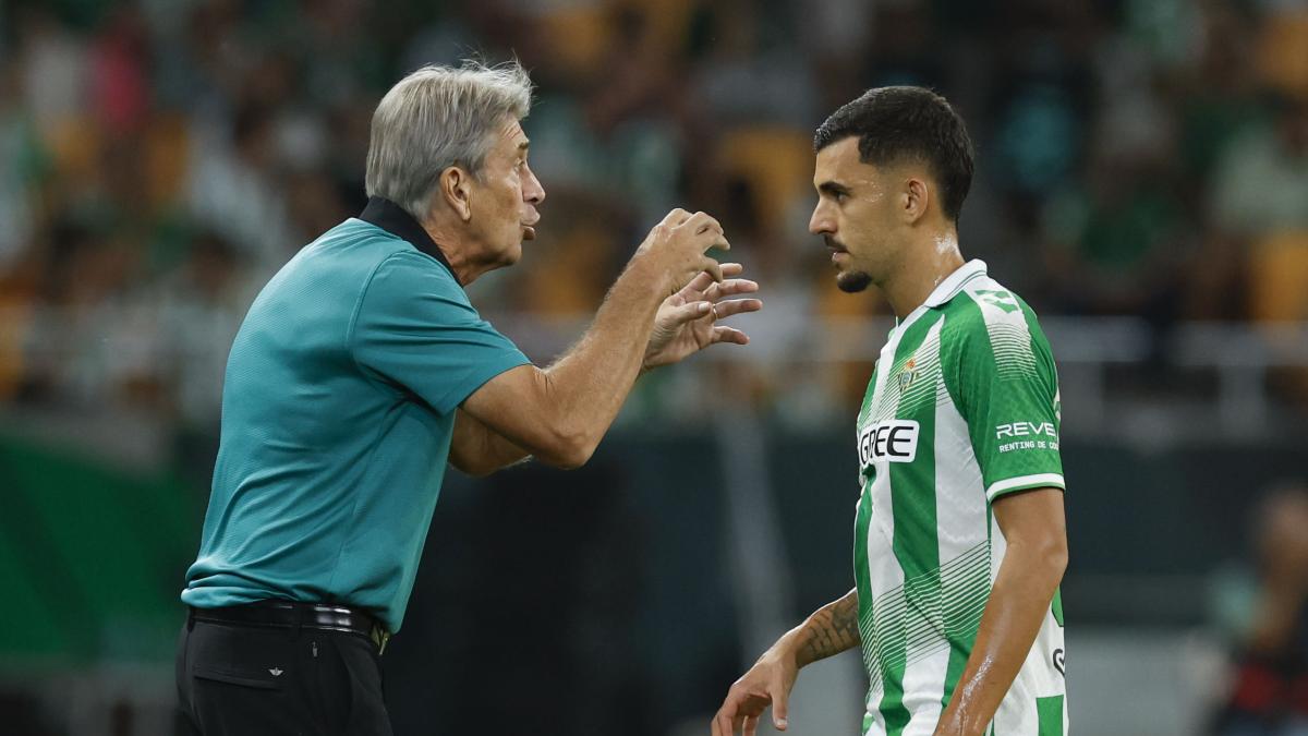 Ceballos: "Cambiaría muchos de mis títulos por ganar uno con el Betis"