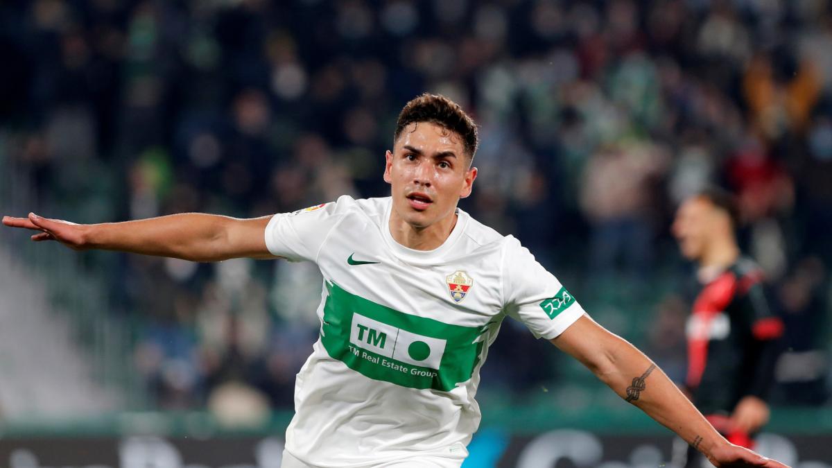 Ezequiel Ponce arrastró la sanción de 2023 a su estreno en la Liga griega