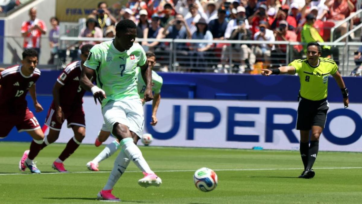 Embolo, segundo descartado de Suiza por falsificar un certificado covid