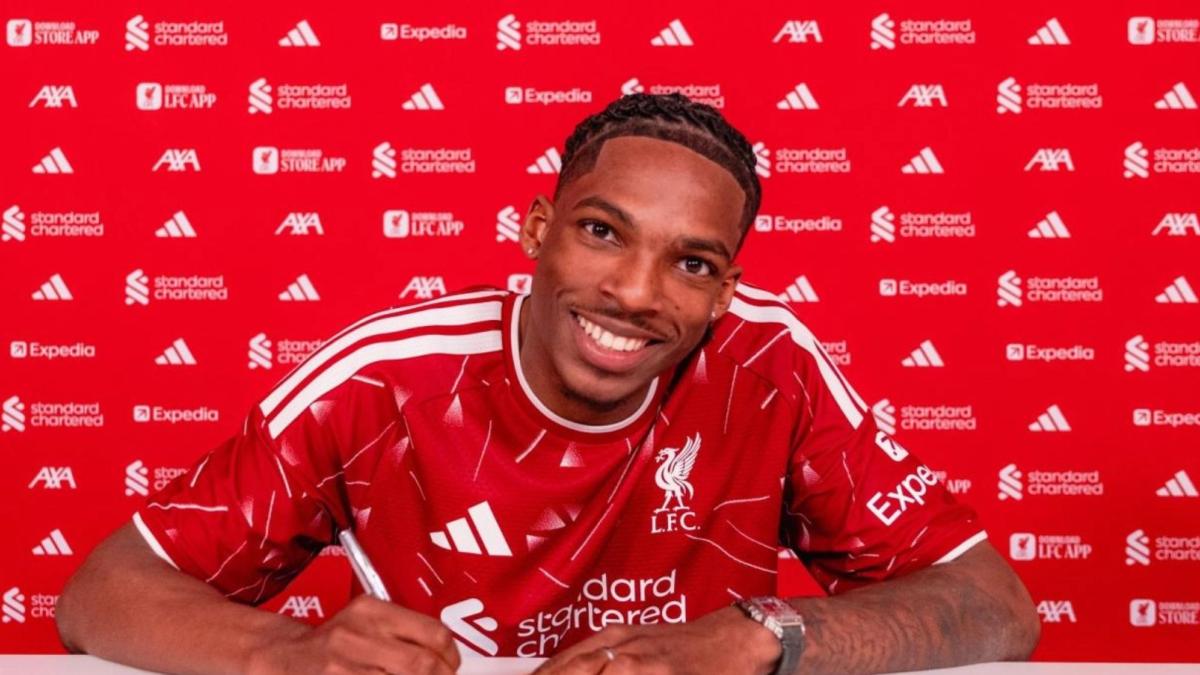 Jérémy Jacquet, el 'aprendiz' de Saliba llamado a llenar el vacío de Konaté en el Liverpool: "Sé cuál es mi potencial"