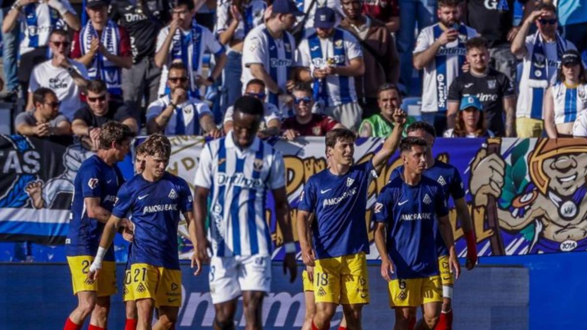 El Andorra golea a un desafortunado Leganés y mira a los 'playoffs'