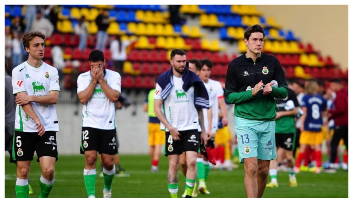 Su fragilidad defensiva, goleada histórica incluida, pone en peligro el ascenso