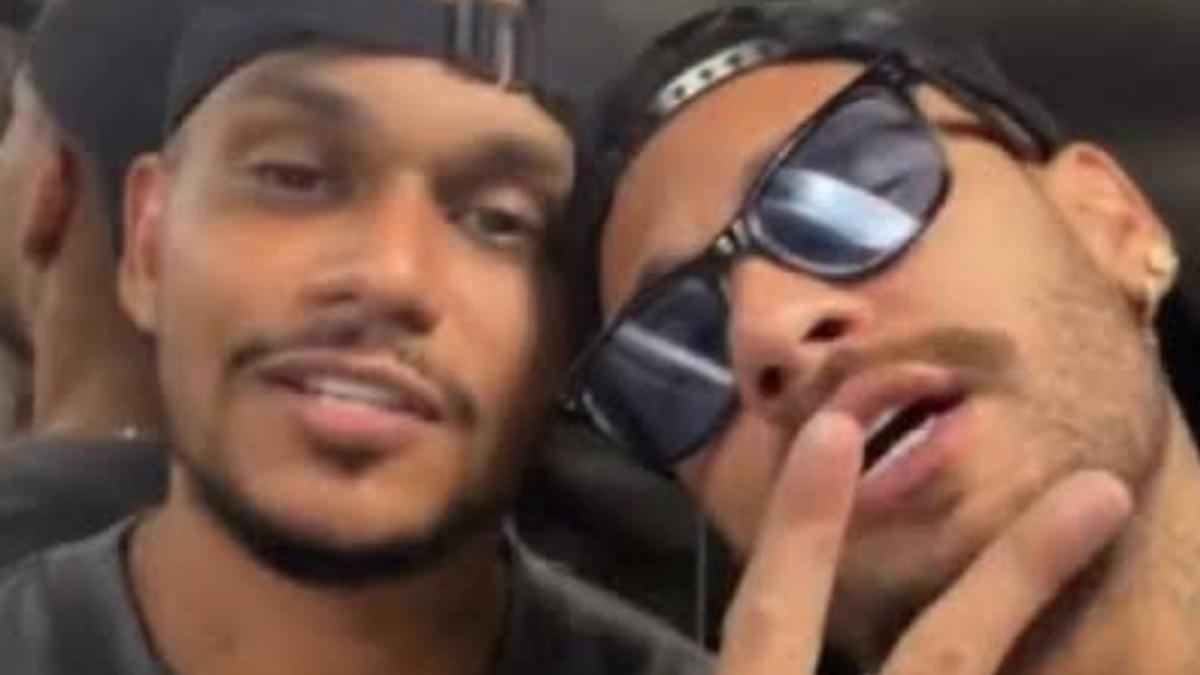 Neymar se venga de Lula de Silva y le hace un guiño a su admirado Bolsonaro al votar en Brasil