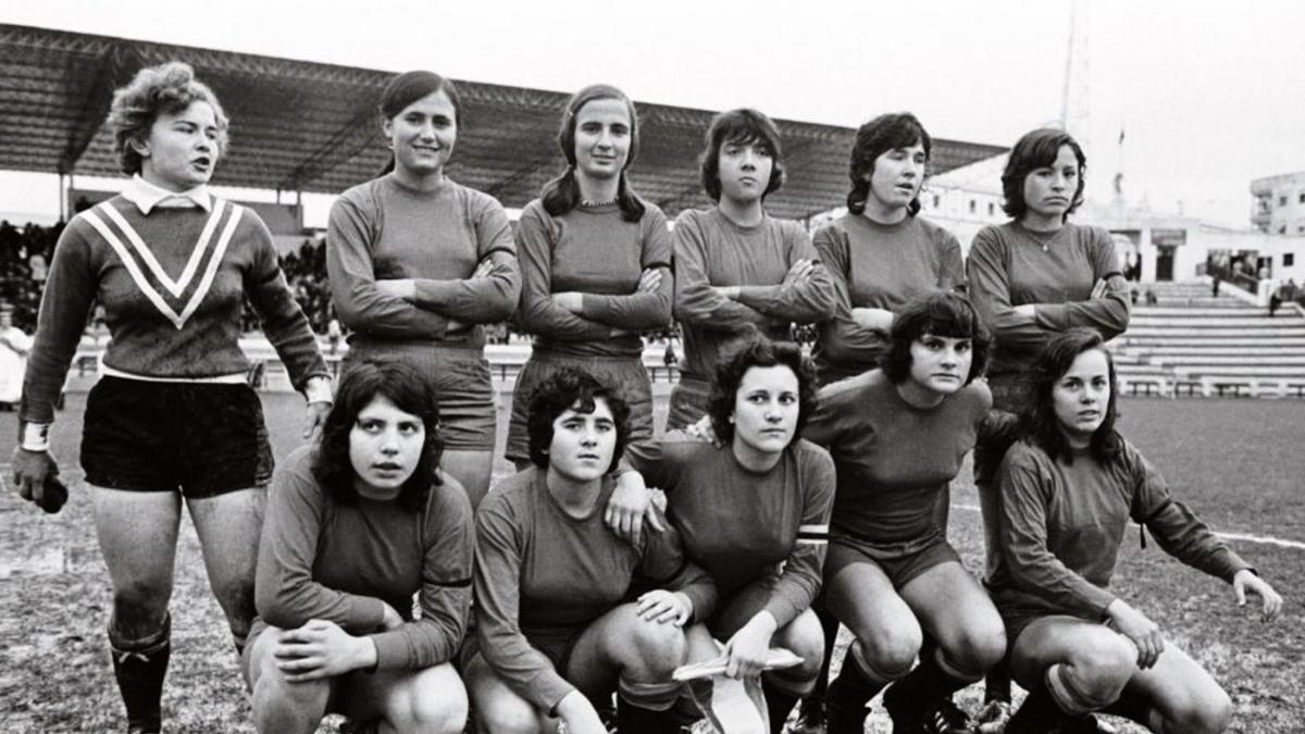 El Arcángel y las huellas de barro