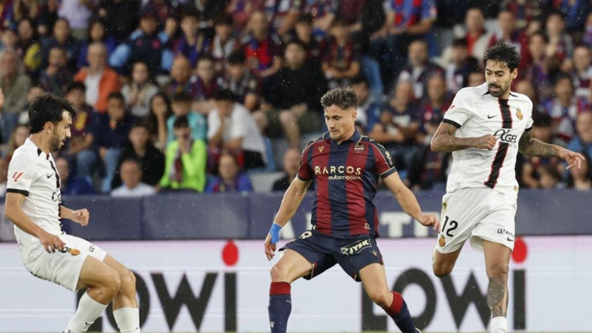 Iván Romero, camaleónico y solución para el Levante