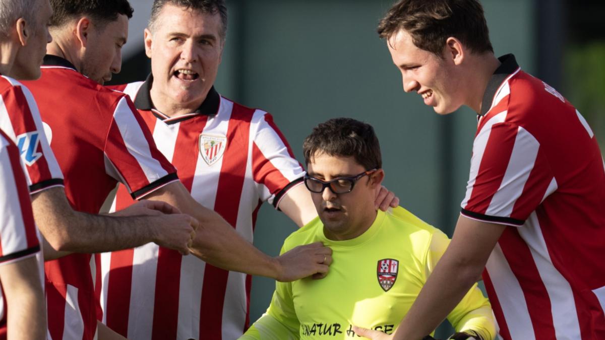 Cuando el resultado no importa: así fue la cita especial entre los Genuine y veteranos de Athletic y UD Logroñés