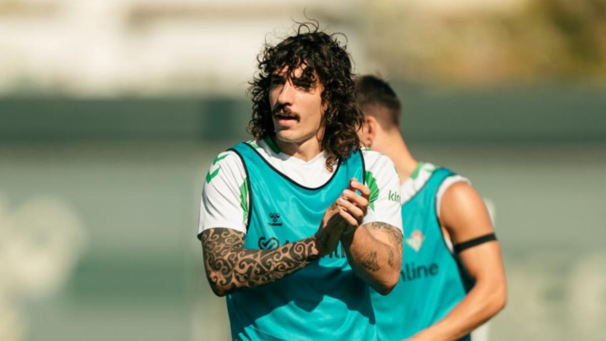 Ceballos trabaja en el gimnasio en el regreso a los entrenamientos