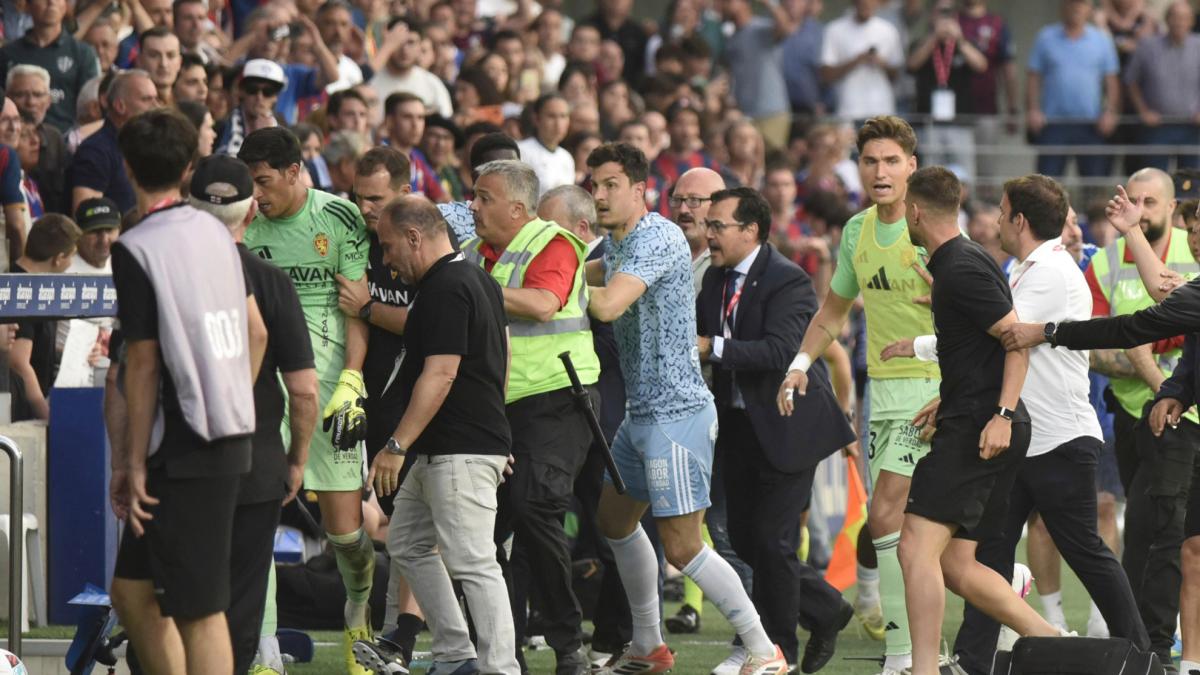 El Zaragoza condena los hechos en un comunicado y tomará medidas contra Andrada