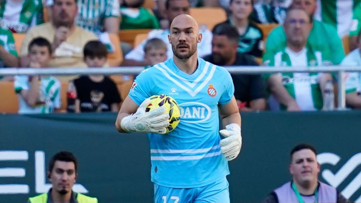 Dmitrovic le pone el candado a la portería perica