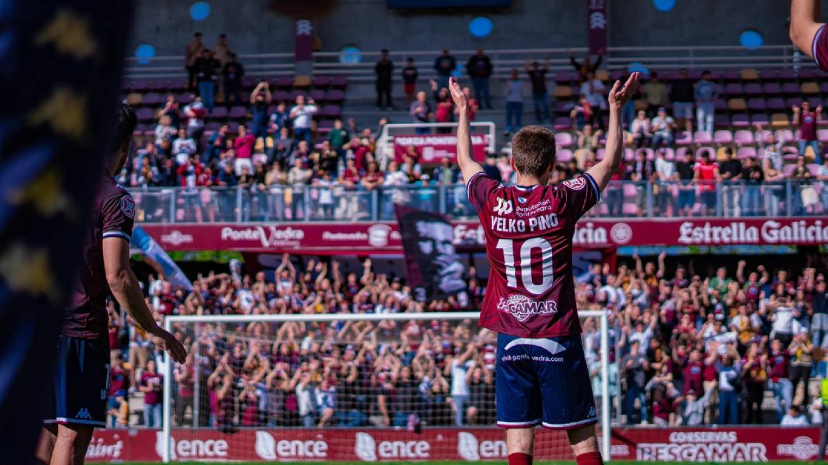 El Pontevedra acaba con su mala racha