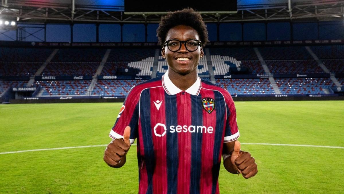 Oficial: Axel Tape, octavo fichaje del Levante