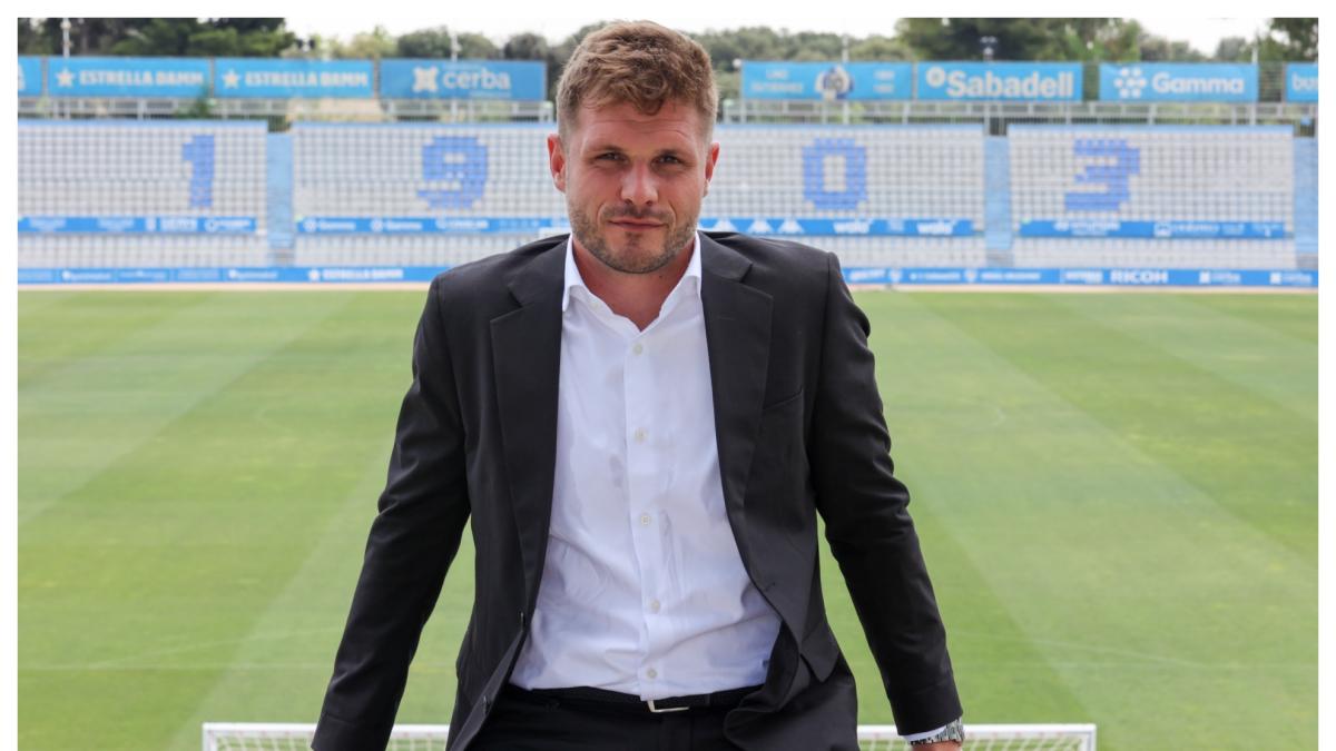 El Sabadell se asegura la continuidad de Ferran Costa, el técnico del ascenso