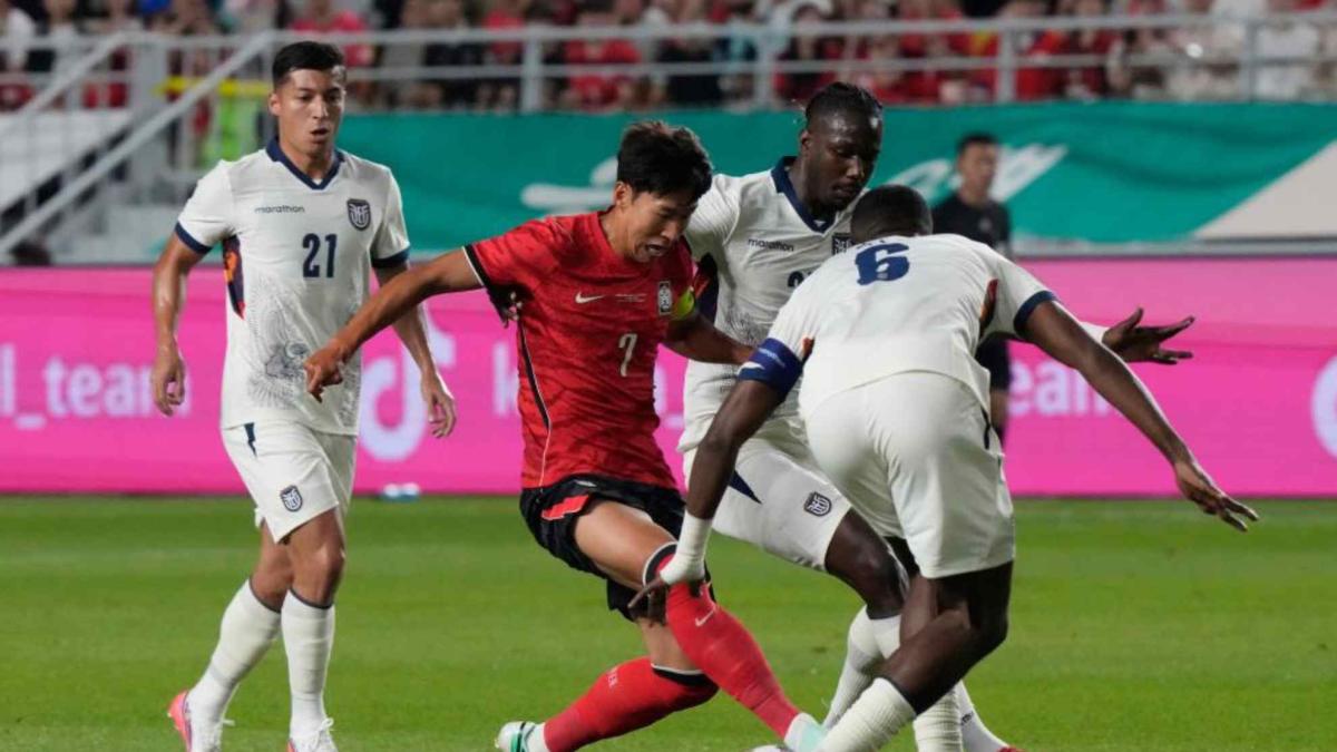 Robert Moreno se estrena al frente de Corea del Sur goleando a la Ecuador de Gallardo