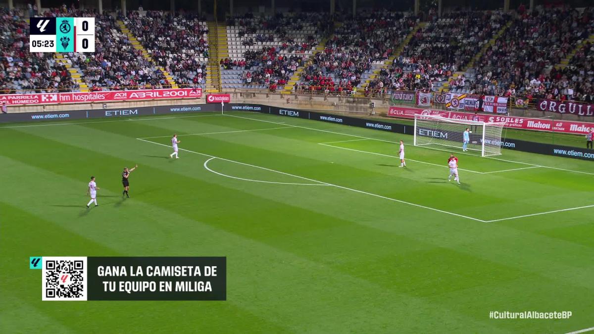 El Granada se cobra una nueva víctima a cabezazo limpio y prosigue con su escalada