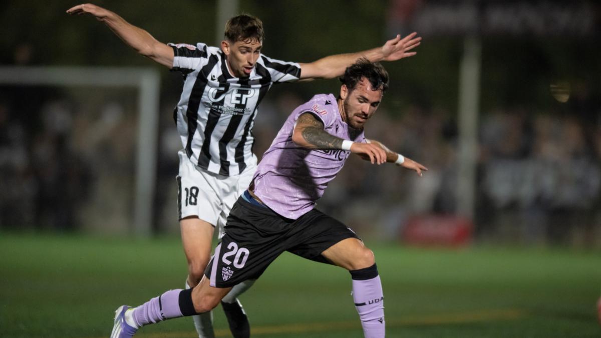 Álex Sola aprovecha el indulto de García Pimienta en Copa
