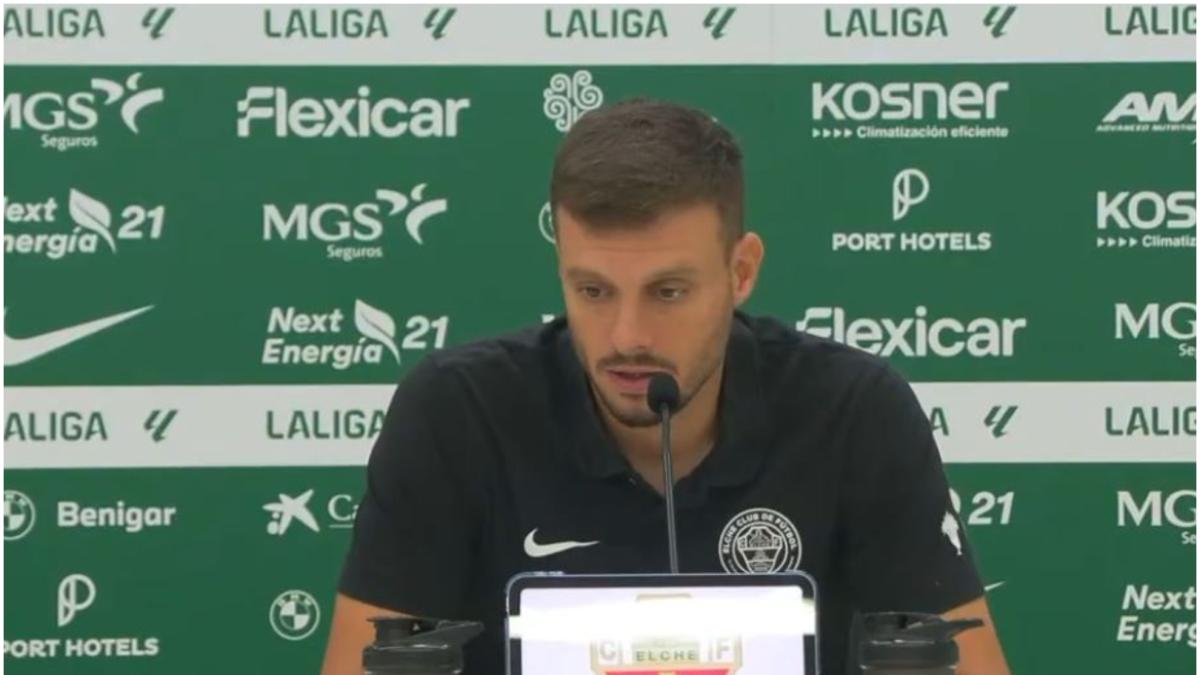Anselmi: “No quiero centrarme en derrotas y victorias, quiero que el Elche sea constante”