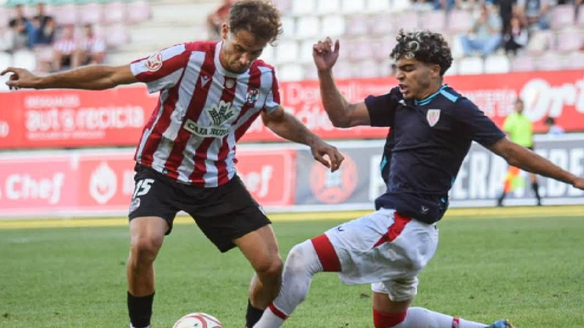 La polémica y un frenético final marcaron el duelo en el Ruta de la Plata
