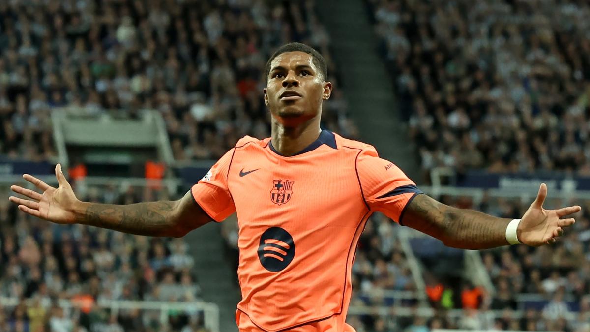 Rashford, dispuesto a bajarse el sueldo para quedarse