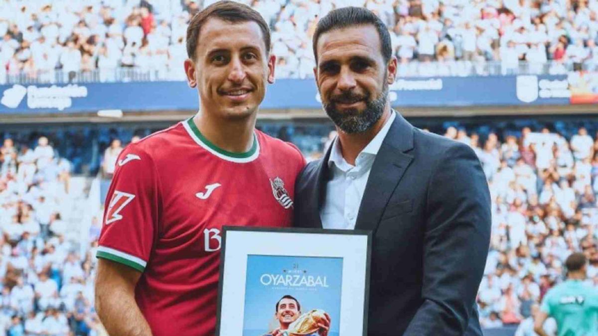 Oyarzabal responde con un doblete a su homenaje en La Rosaleda