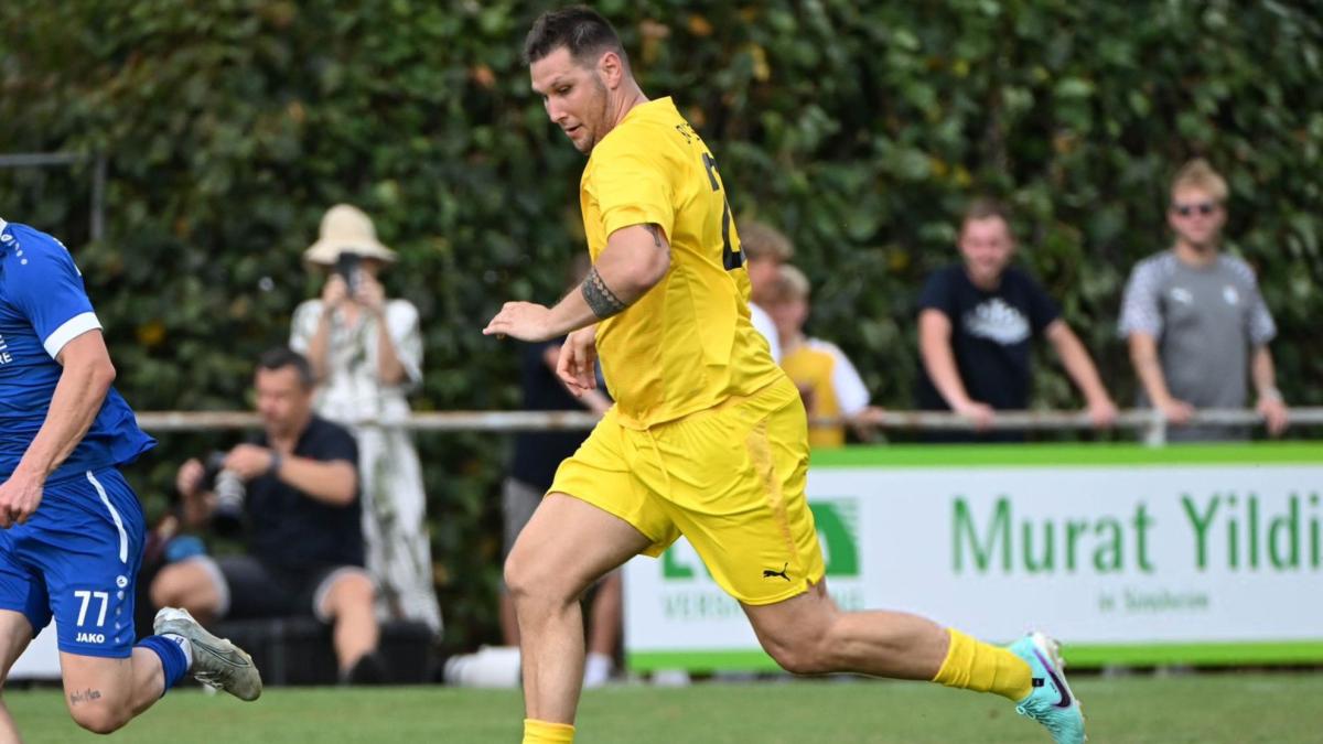 Niklas Süle, de central en la Bundesliga... ¡a portero en Novena división!