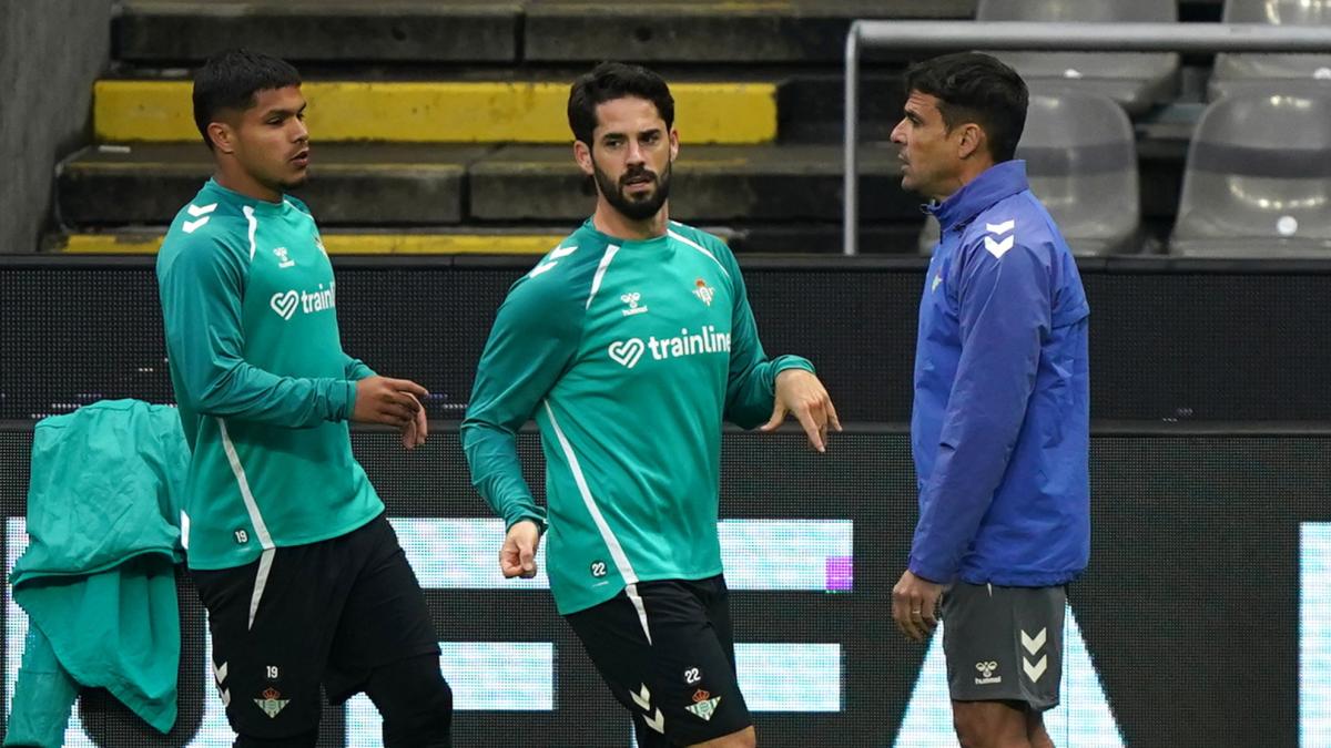 Isco: "Todavía tengo molestias, pero ya estoy viendo la luz, que falta me hacía"