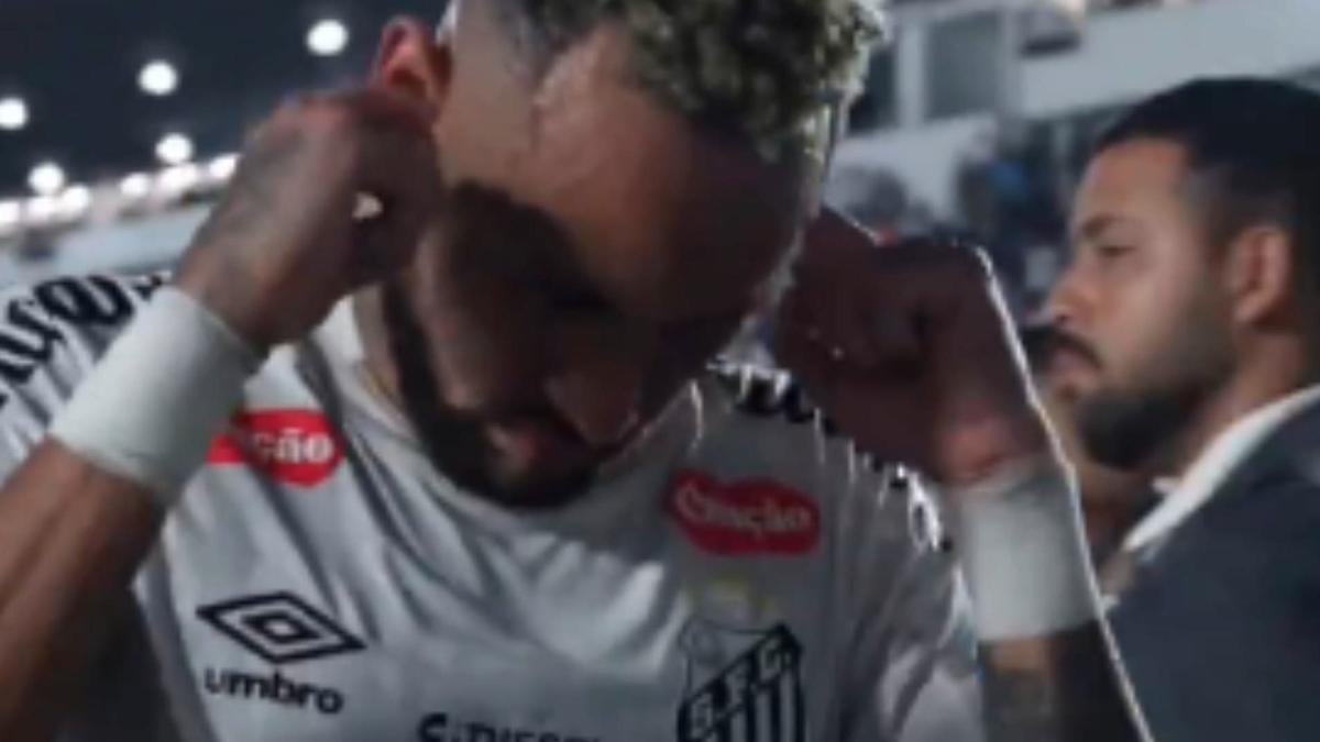 Neymar explota tras la polémica por sus orejas: "Ningún ser humano puede soportar esto"