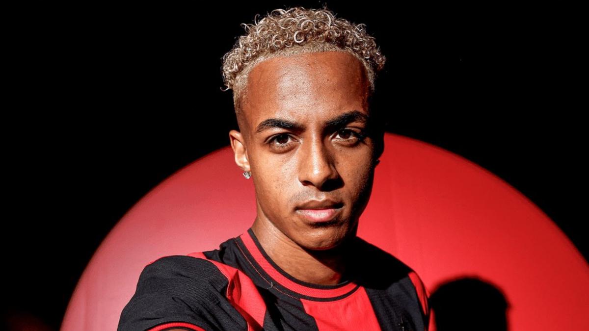 Hutchinson, nuevo jugador del Milan