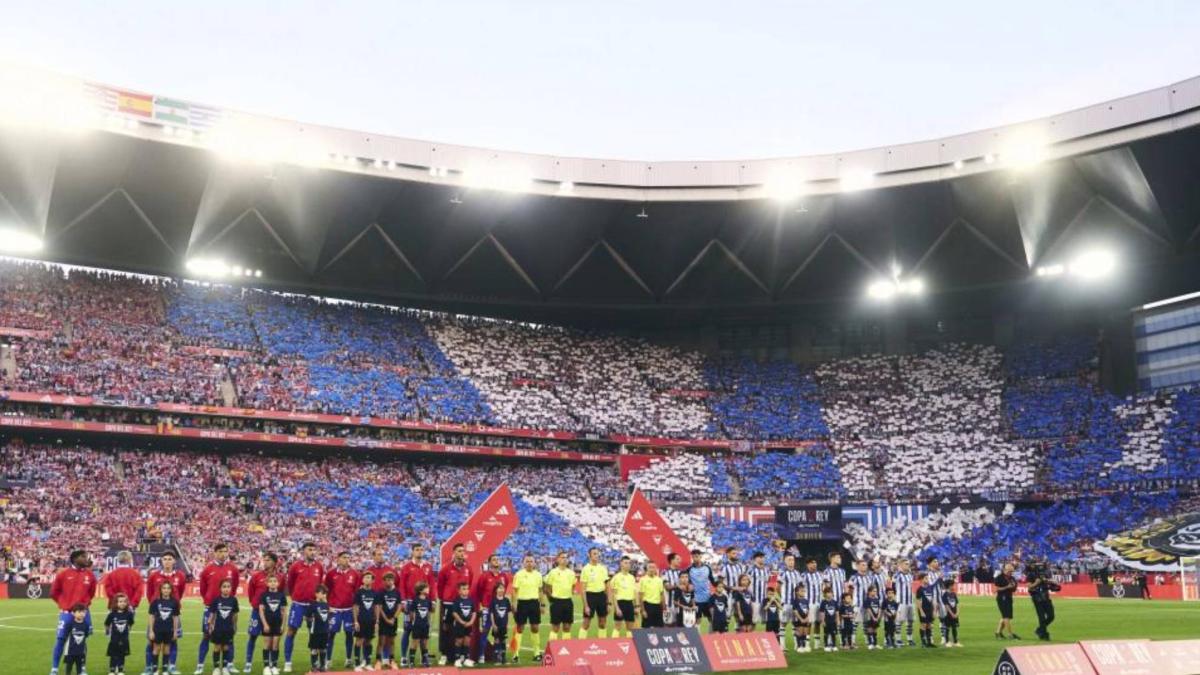 Expulsión de un año de la Copa al club cuya afición pite el himno