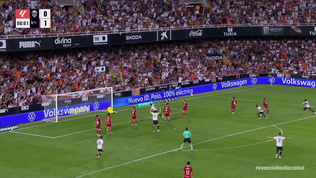 La Real reprime los ánimos de un Valencia combativo