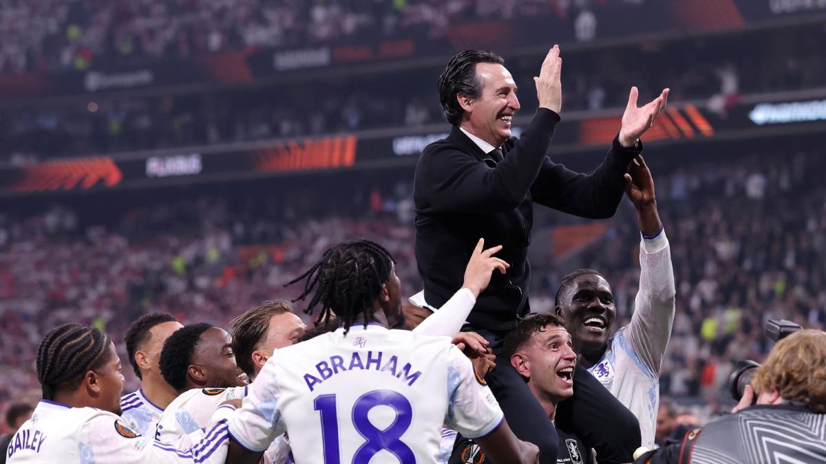 El Dibu Martínez se rinde a Emery: "Lo quiero mucho, es un enfermo por ganar partidos"