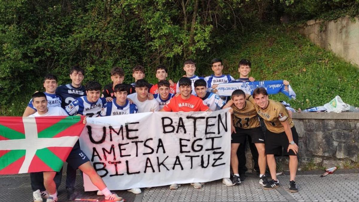 La despedida de su cuadrilla a Jon Martín, preludio de la de la afición al equipo