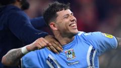 Hamer se reincorpora al Coventry City con un acuerdo 'a largo plazo'