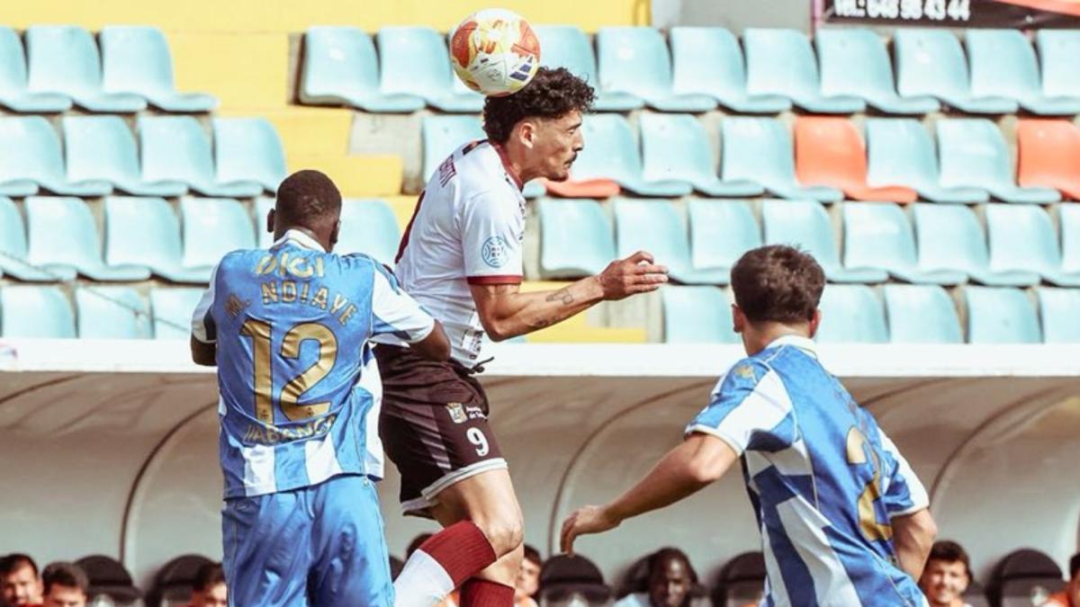 El "musulmán el que no bote" vuelve a aparecer en un Salamanca - Fabril y se para el partido