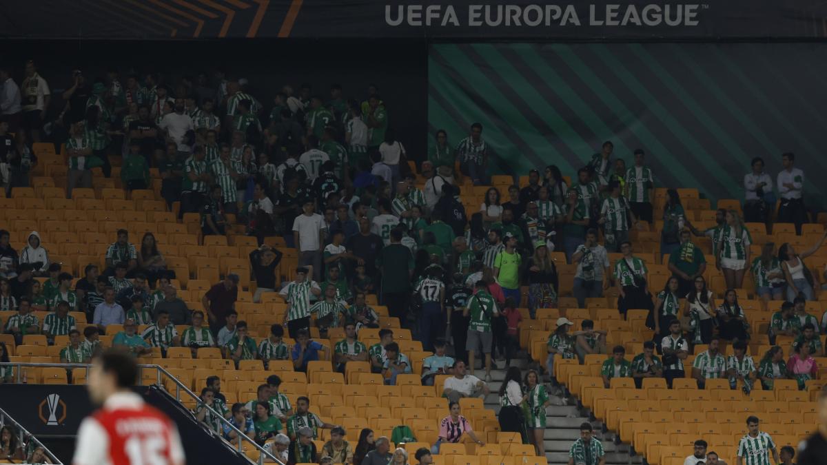 Un error de la megafonía pidió desalojar La Cartuja antes del final