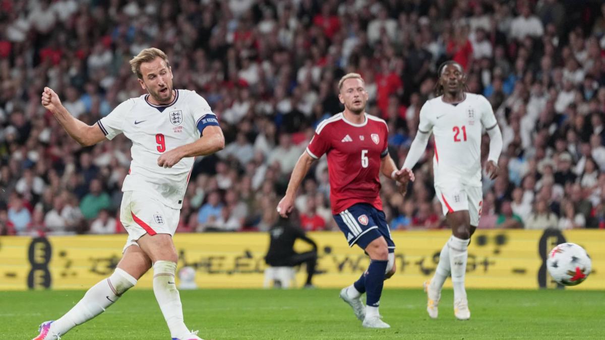 Kane agranda su leyenda con un doblete