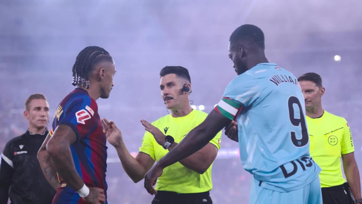 El inesperado comentario del árbitro Ortiz Arias a Raphinha antes del Barcelona - Athletic: "Me gusta tu bigote"